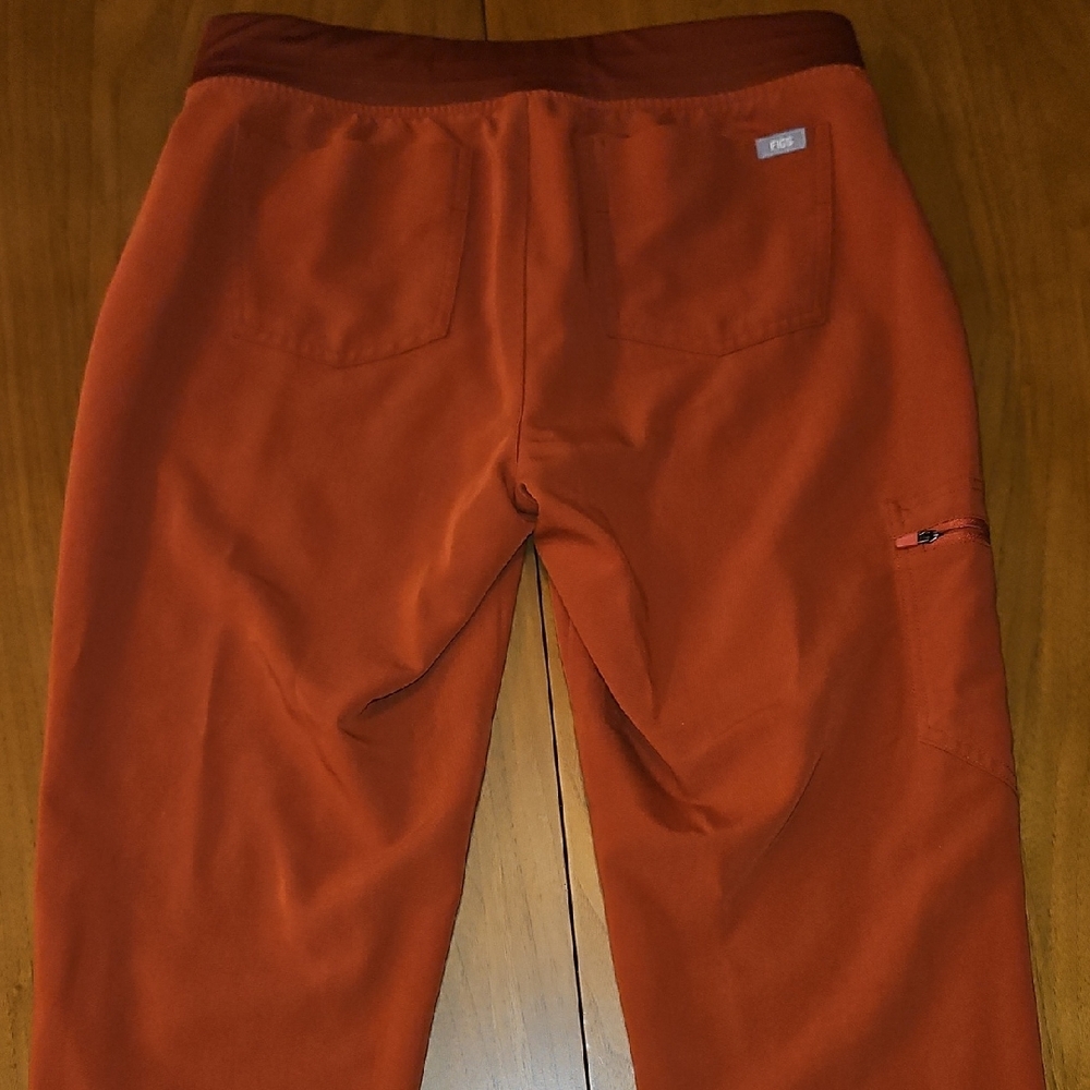 FIGS: Technical Collection - Picture 6 of 7